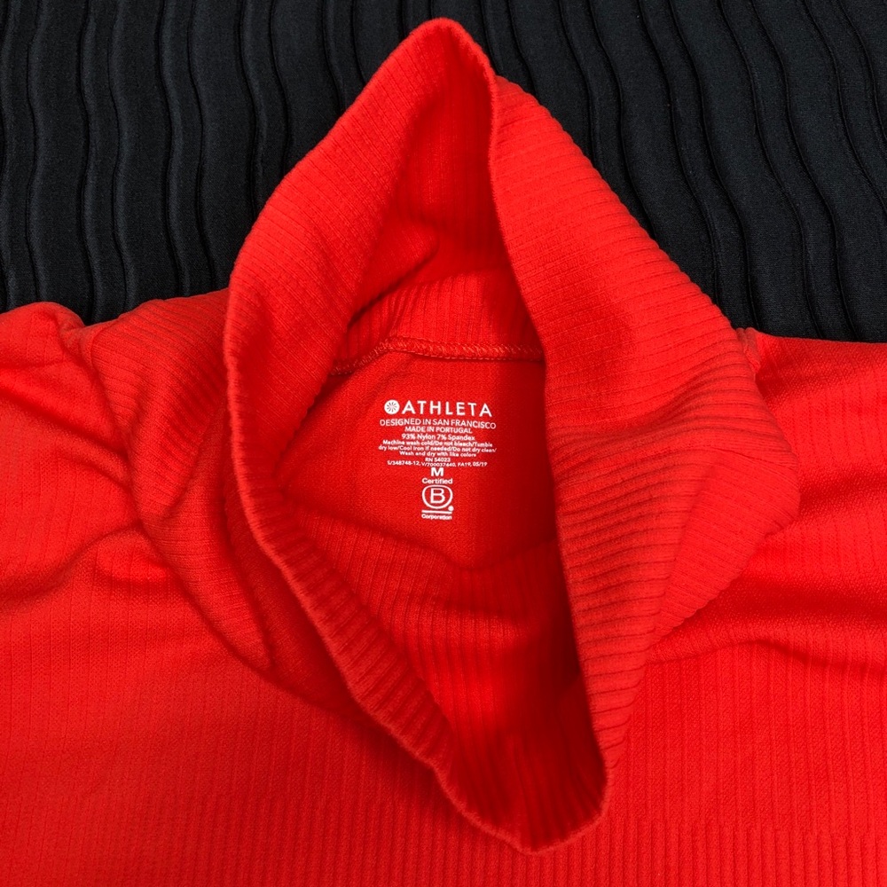 NWT Athleta Flurry Base Layer Turtleneck Torch Red - Picture 6 of 12